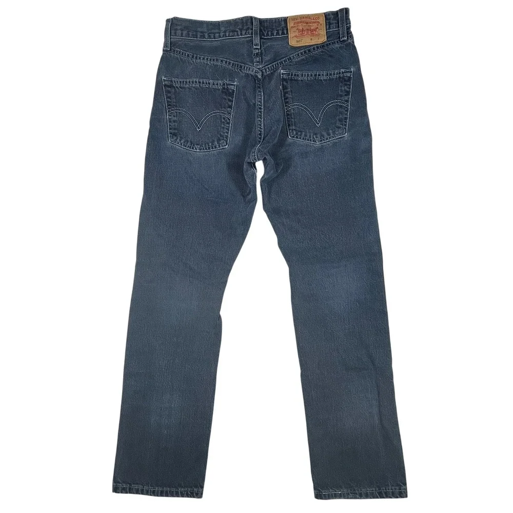 Levis step into